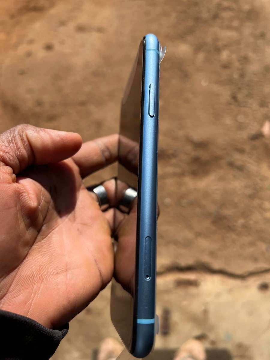 IPHONE XR 64GB BLUE