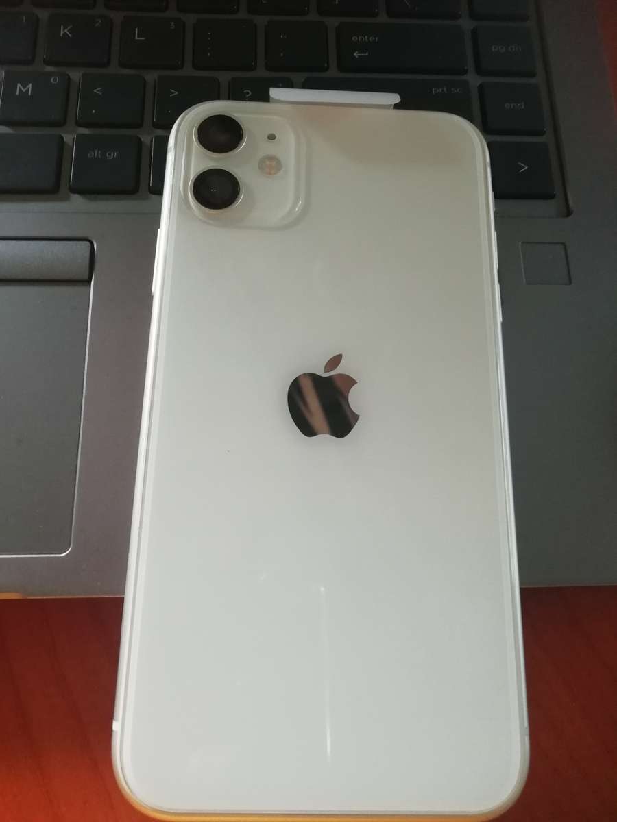 iPhone 11 64GB White