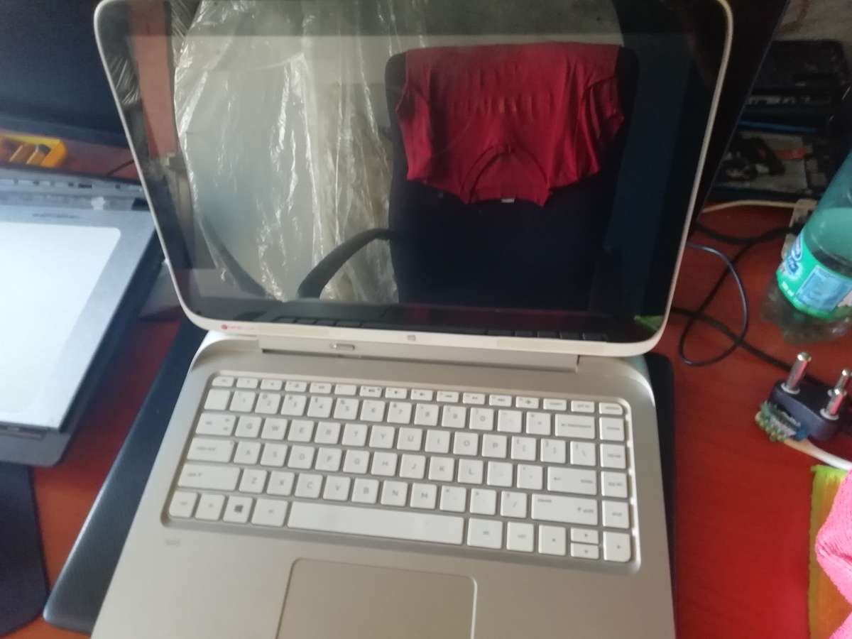 HP Notebook Core i3 Beats audio