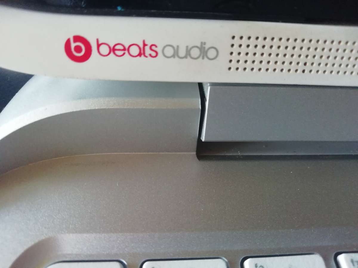HP Notebook Core i3 Beats audio