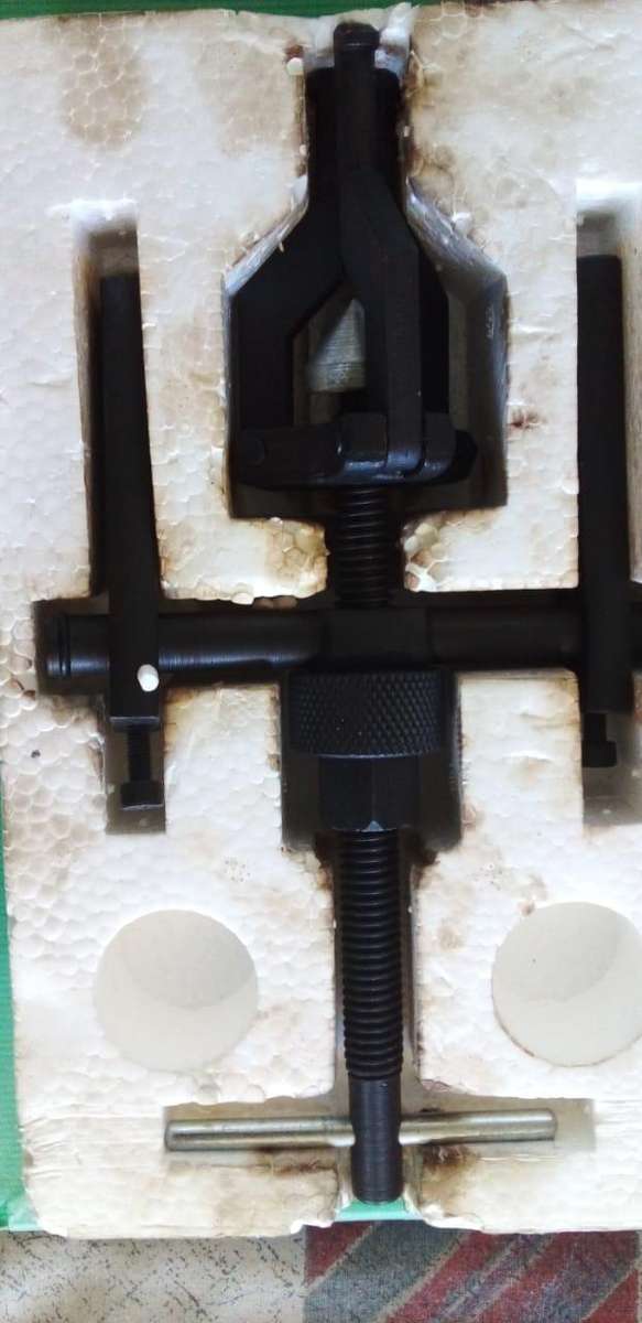 fragram make pilot bearing puller.hardly been used