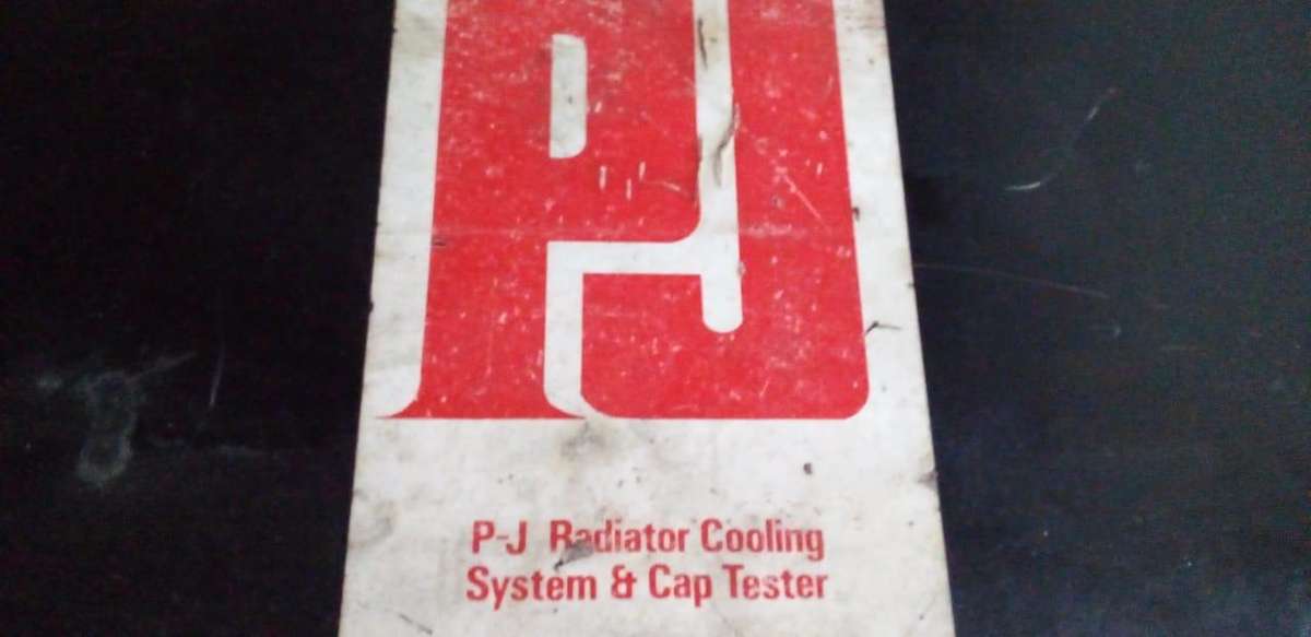Cooling system water pressure test kit
