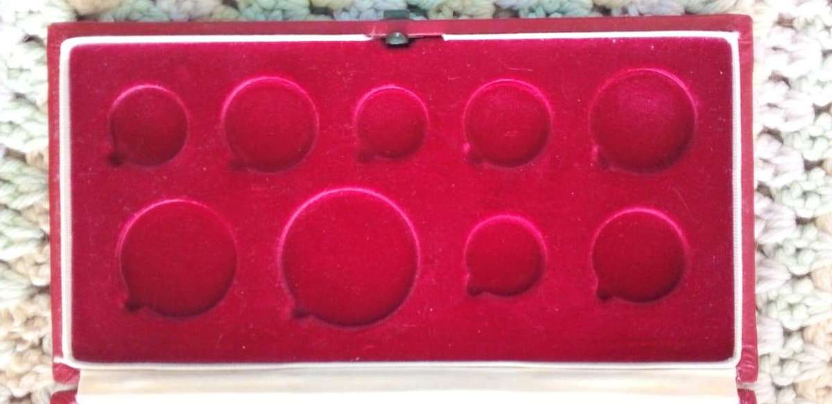 EMPTY RSA 1967 PROOF COIN BOX as per image.