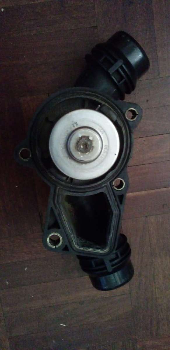 BMW THERMOSTAT HOUSING.E46