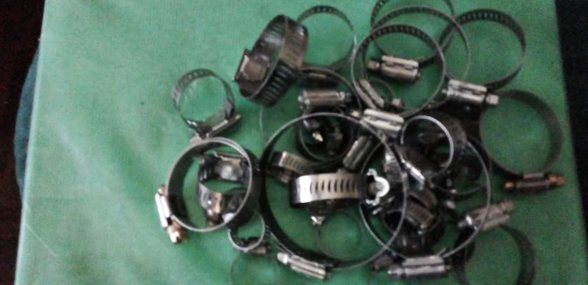 HOSE CLAMPS GOOD QUALITY.X35