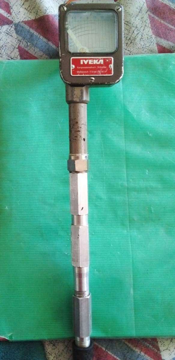 ENGINE CYLINDER COMPRESSION TESTER