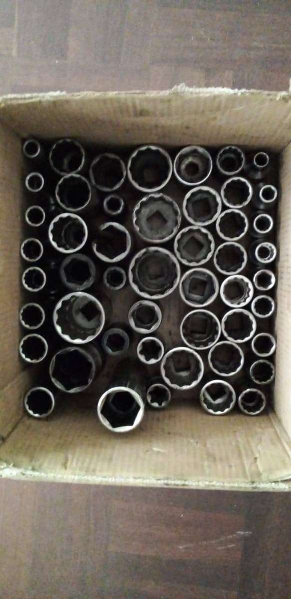 BARGAIN......SOCKET SET .TUBE  AND STANDARD .X50  GEODORE/KING TONI.starting less than R20 PER ITEM
