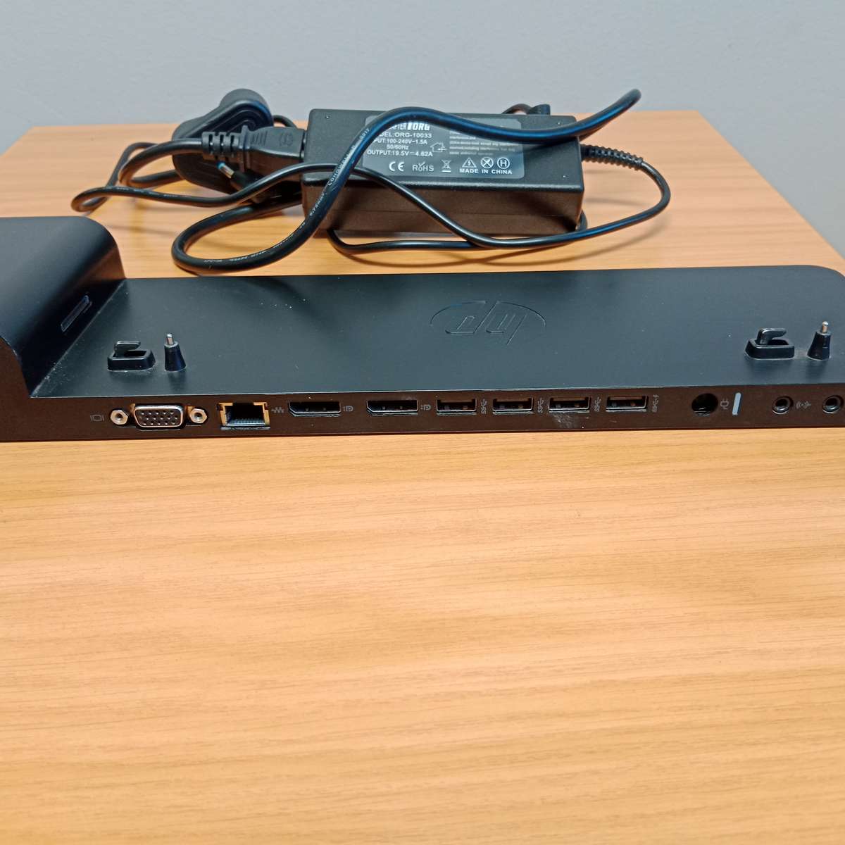 HP Probook 640 G2 Intel-i5 6th Gen 250GB SSD 16GB Ram and OEM HP Slimline Dock with New OEM Battery