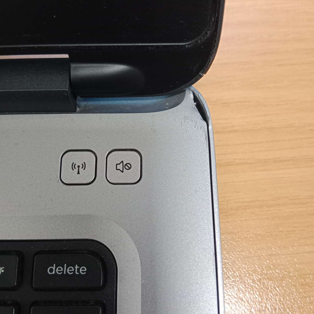 HP Probook 640 G2 Intel-i5 6th Gen 250GB SSD 16GB Ram and OEM HP Slimline Dock with New OEM Battery