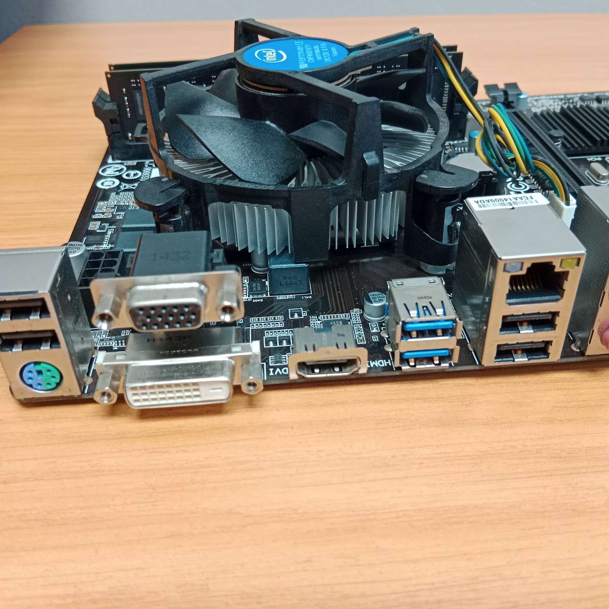 Intel i3-4170 3.7Ghz - Gigabyte GA-B85M-HD3  mainboard - 16GB DDR3 New Memory with FacePlate