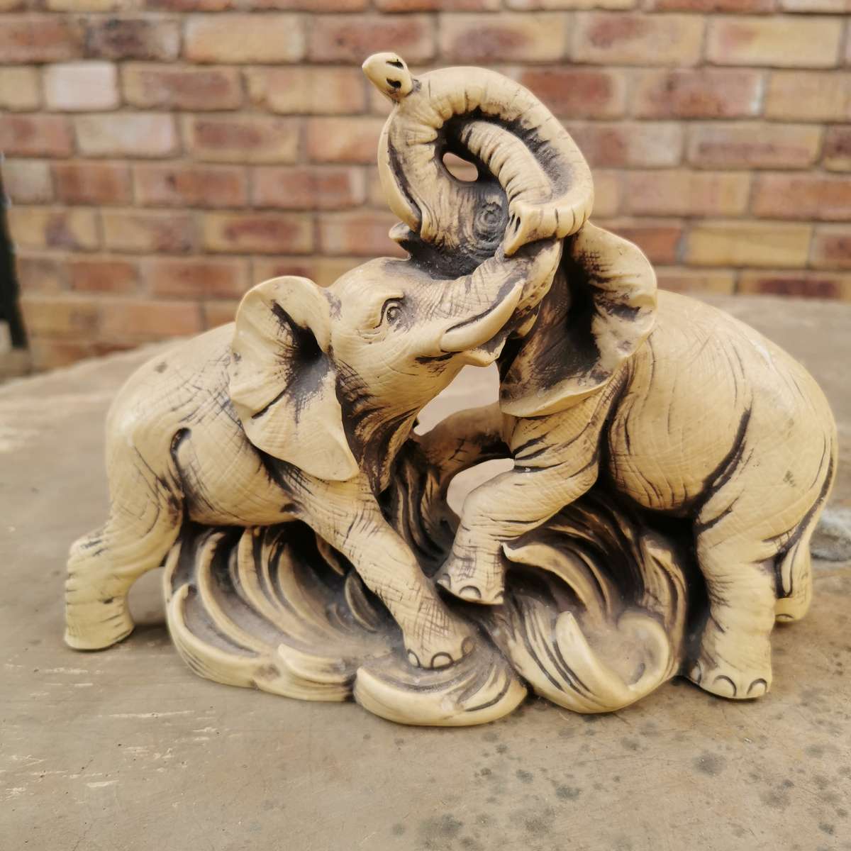 Ornament of two elephants