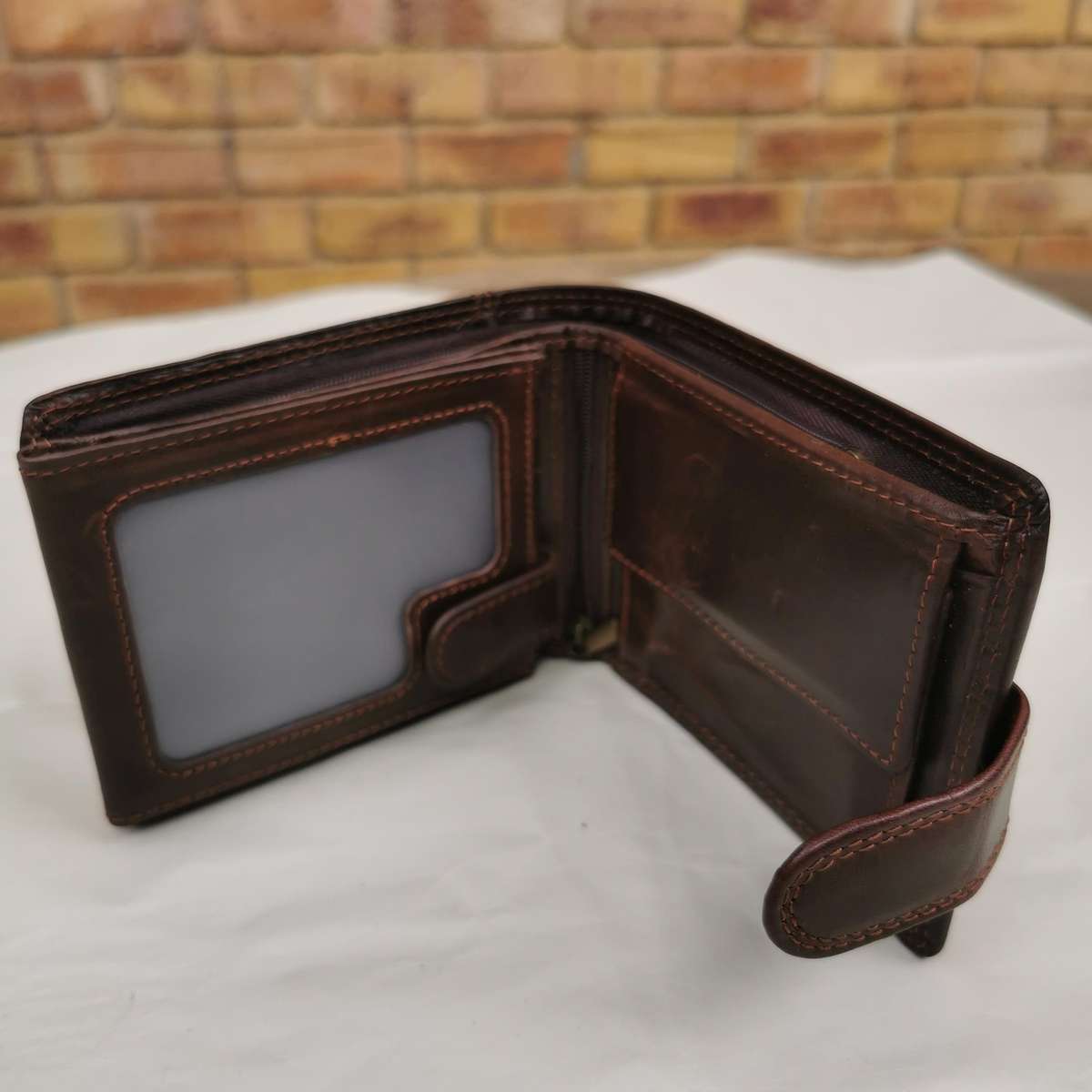 Men's Genuine Leather Bi-fold Wallet