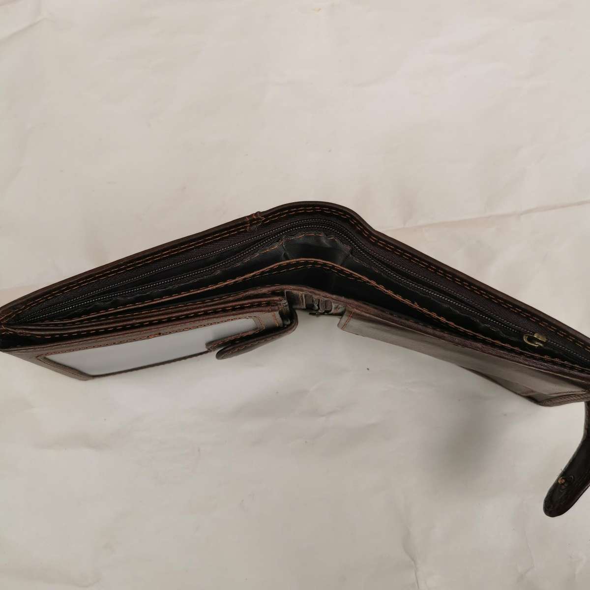 Men's Genuine Leather Bi-fold Wallet