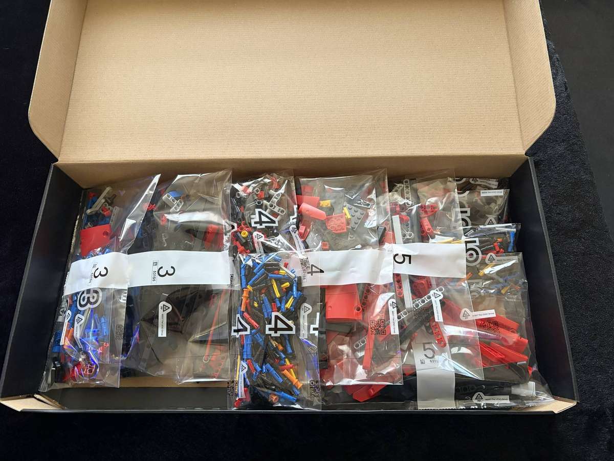 LEGO® Technic Ferrari Daytona SP3