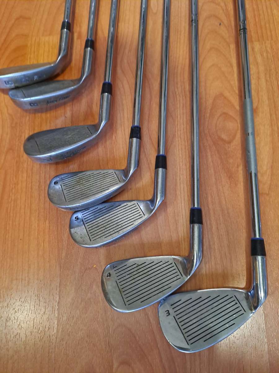 Toney Penna Zenith golf irons, 3 to 9 and sand pitching wedge plus Pro King chip and run, 2nd hand