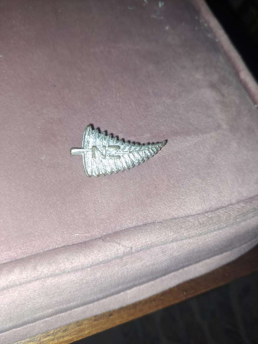 4 x All Blacks rugby books, 730 pages plus All Black pin badge