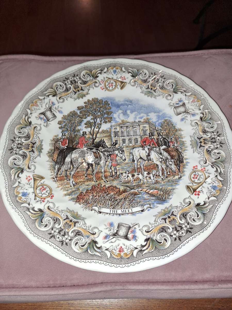 The Meet, Hunting scene by JE Herring, Churchhill ceramic plate