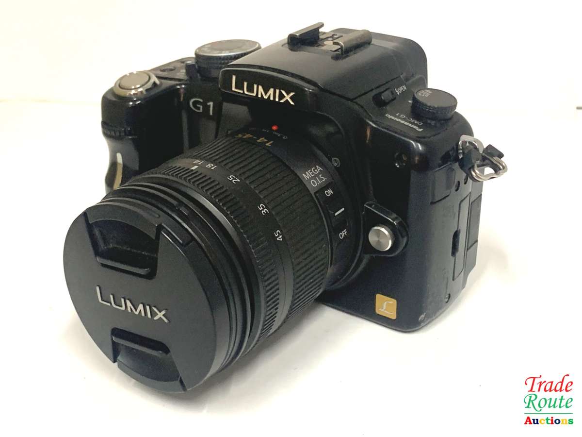 Panasonic Lumix DMC-G1 SLR-Style Digital Camera (Black) with 14-45mm Lens