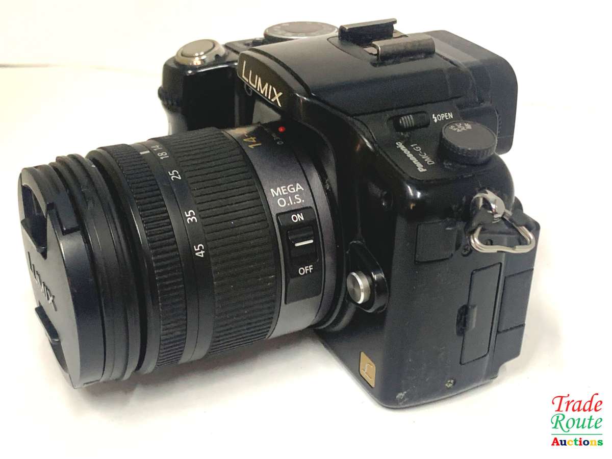 Panasonic Lumix DMC-G1 SLR-Style Digital Camera (Black) with 14-45mm Lens