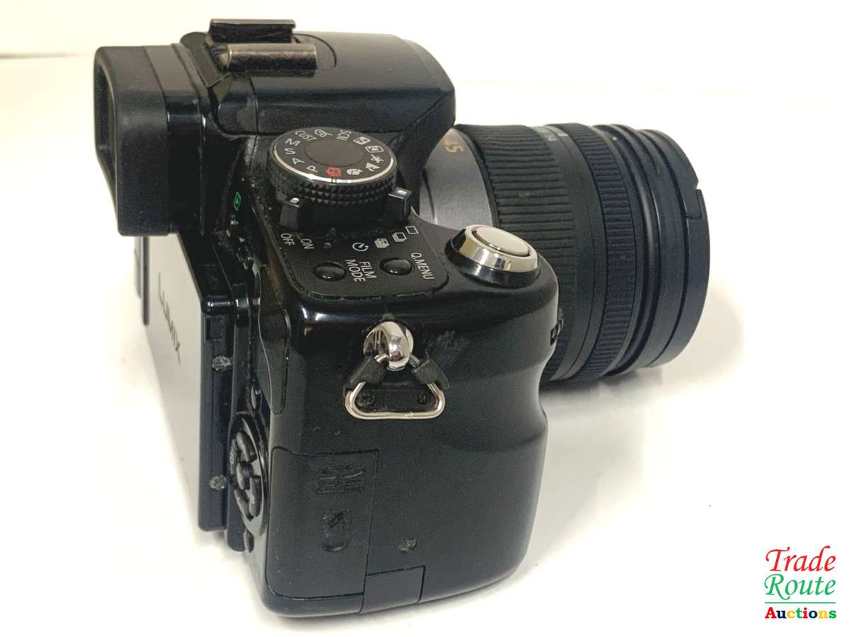 Panasonic Lumix DMC-G1 SLR-Style Digital Camera (Black) with 14-45mm Lens