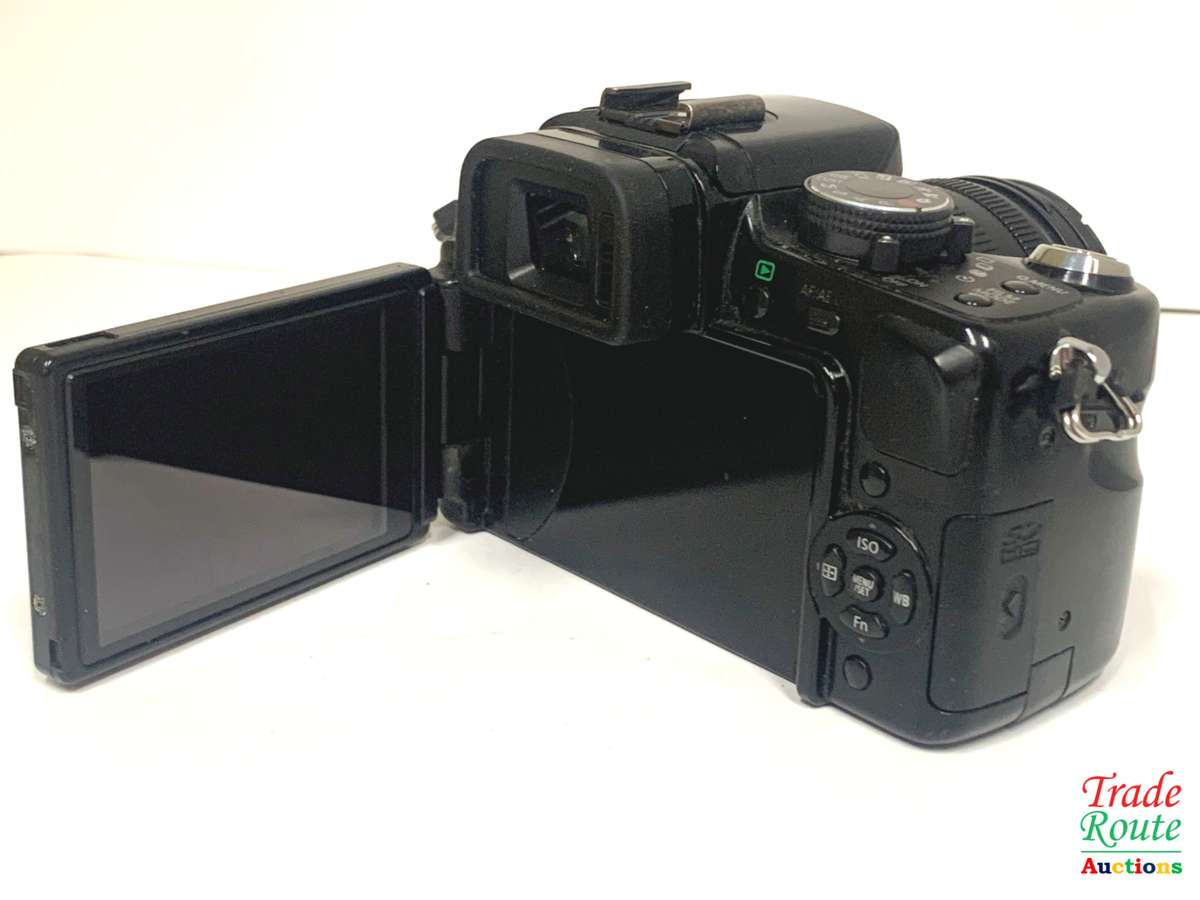 Panasonic Lumix DMC-G1 SLR-Style Digital Camera (Black) with 14-45mm Lens