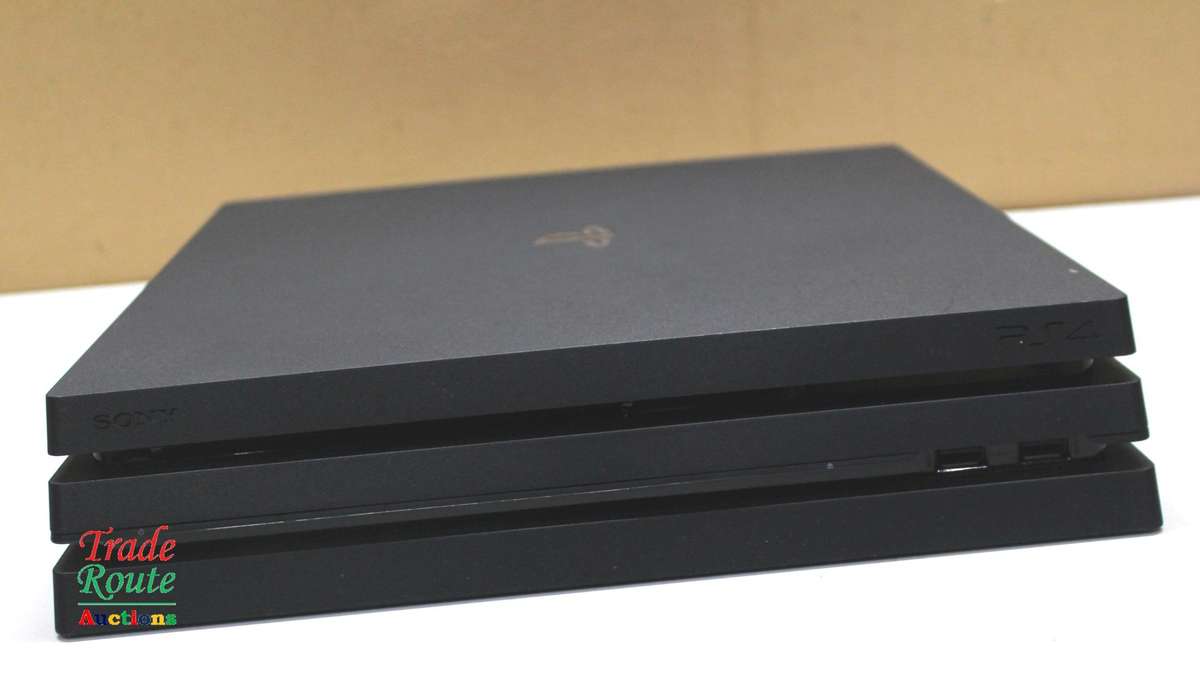 Sony Playstation 4 Console Pro 1TB [CUH-7016B] PS4 PRO + 1 Wireless Controller