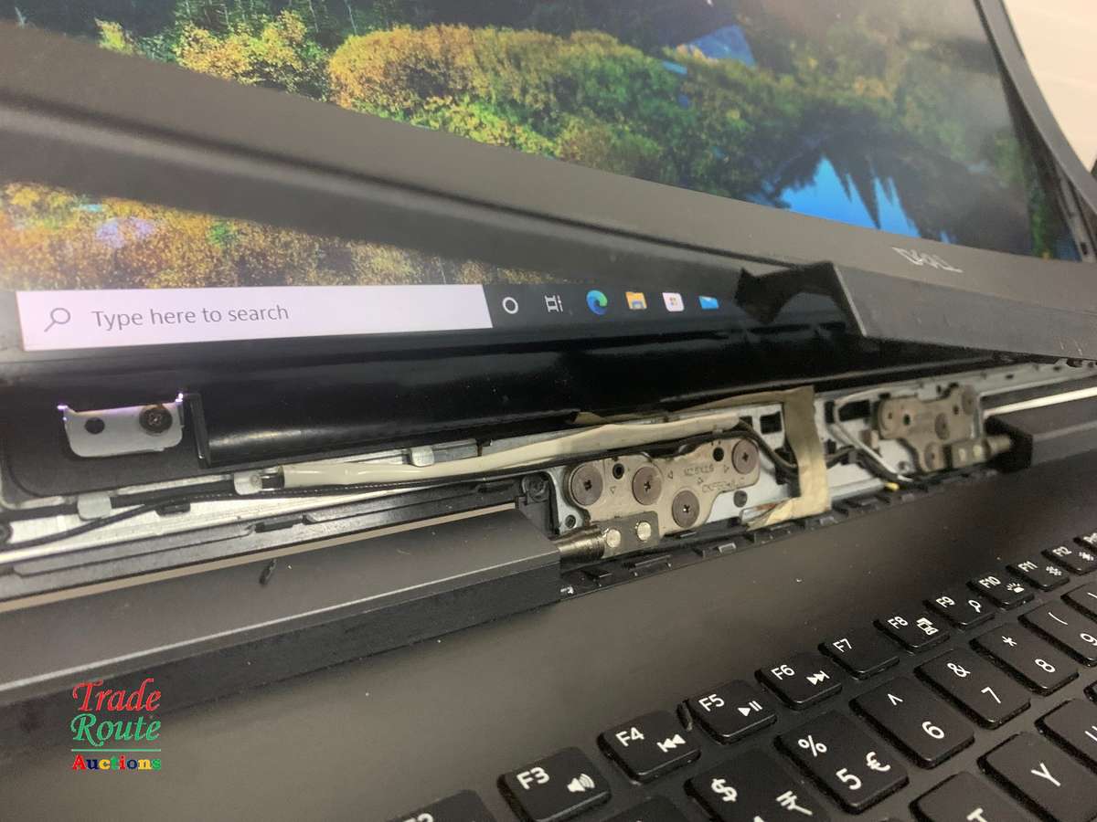 Dell Inspiron G5 15 5587 Gaming Laptop Core i7-8750H 16GB GTX 1050 Ti - Hinge / Screen mount Damaged