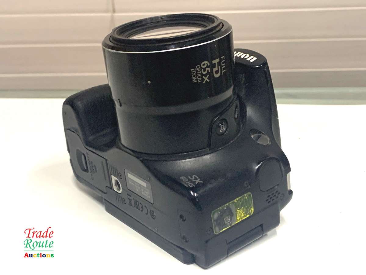 Canon Powershot SX60 HS 16.1MP Digital Camera 65x Optical Zoom Lens 3-inch LCD Tilt Screen (Black)