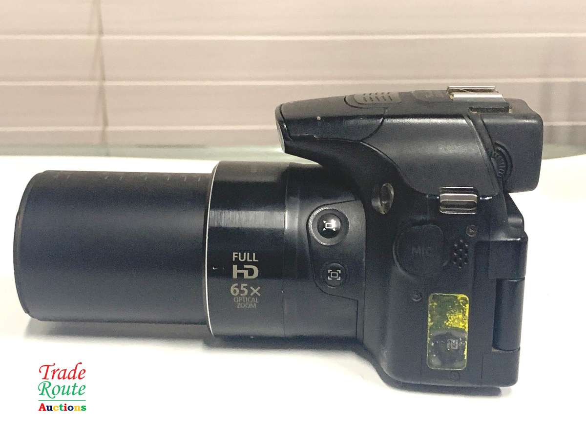 Canon Powershot SX60 HS 16.1MP Digital Camera 65x Optical Zoom Lens 3-inch LCD Tilt Screen (Black)