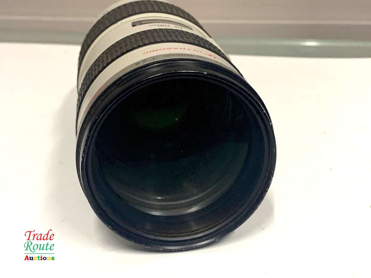 Canon EF 70-200mm f/2.8L USM Telephoto Zoom Lens for SLR Cameras