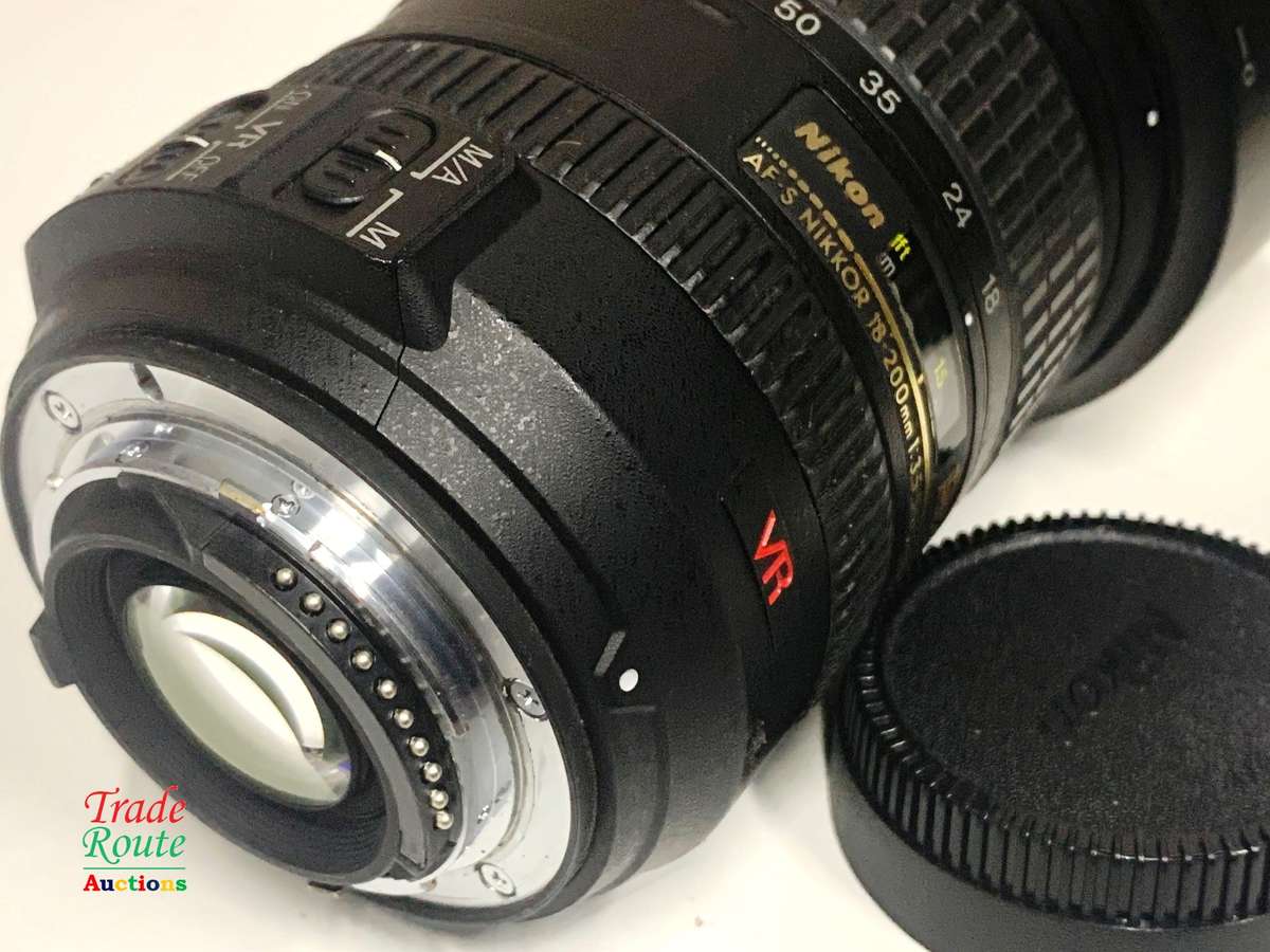 Nikon 18-200mm VR Telephoto Zoom Lens for NIKON DIGITAL Cameras