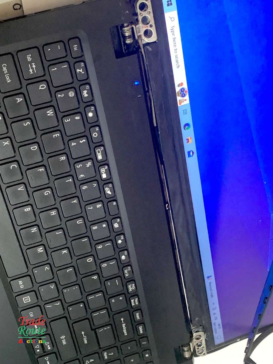 Acer Extensa Laptop | Core i3 1005g1 10TH GEN | 12GB RAM | 1TB HDD - HINGE BROKEN SALVAGE FOR REPAIR