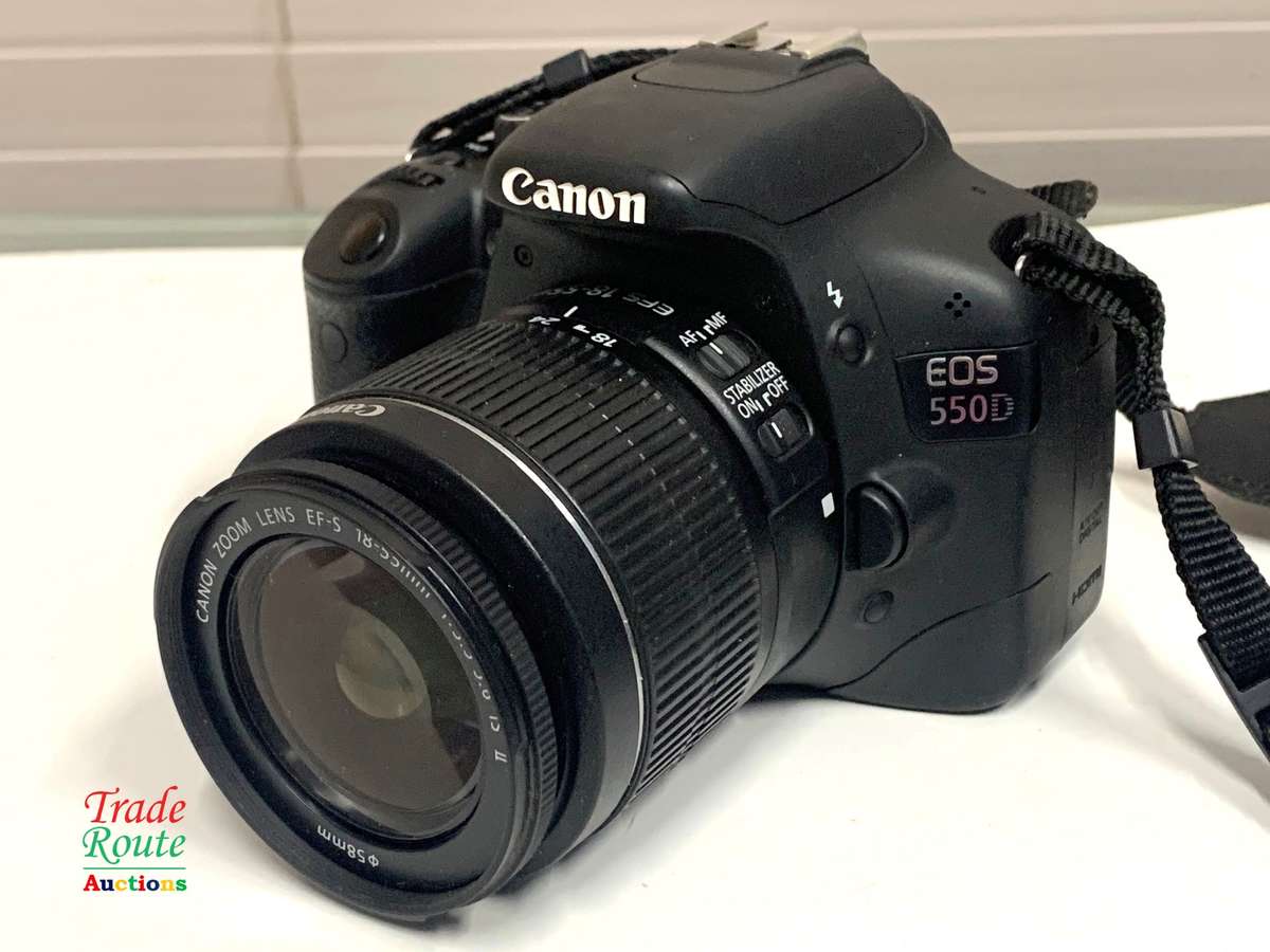 CANON 550D DIGITAL SLR CAMERA with Canon 18-55mm Lens Kit