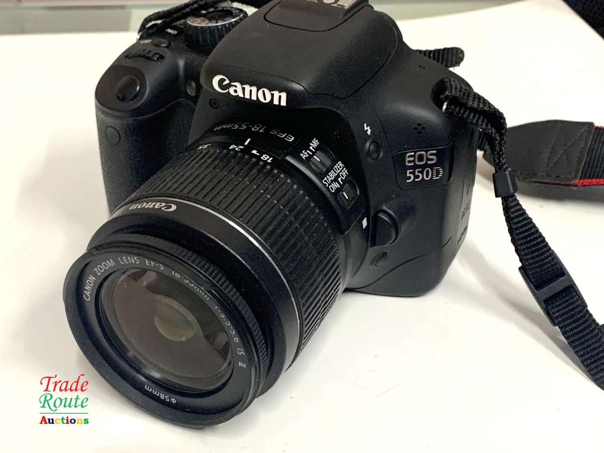 CANON 550D DIGITAL SLR CAMERA with Canon 18-55mm Lens Kit