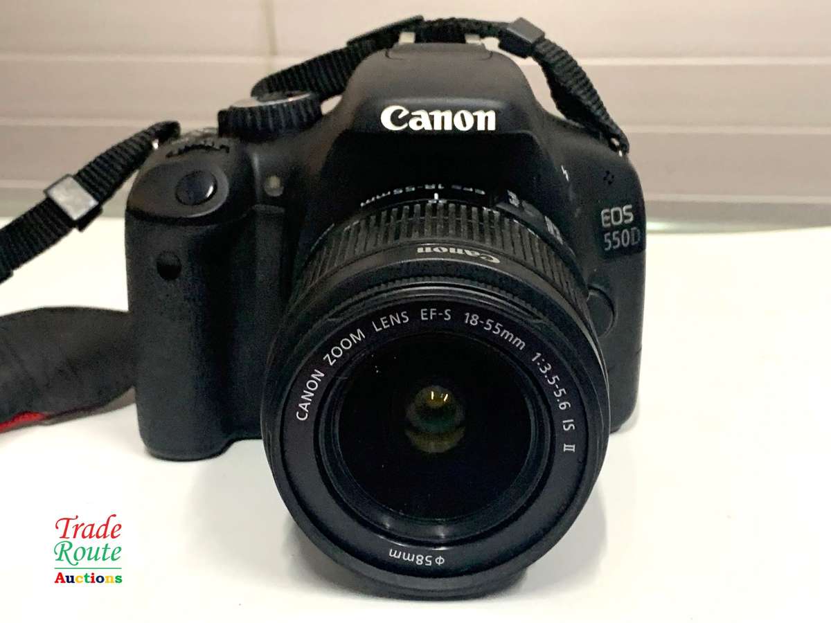 CANON 550D DIGITAL SLR CAMERA with Canon 18-55mm Lens Kit
