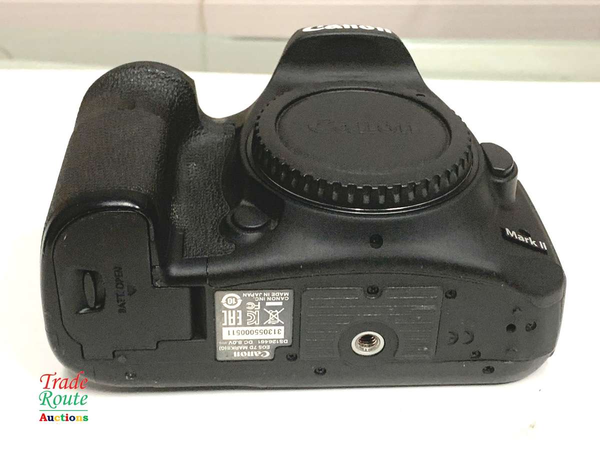 Canon EOS 7D Mark II DSLR Camera (Body only) 20.2 MP