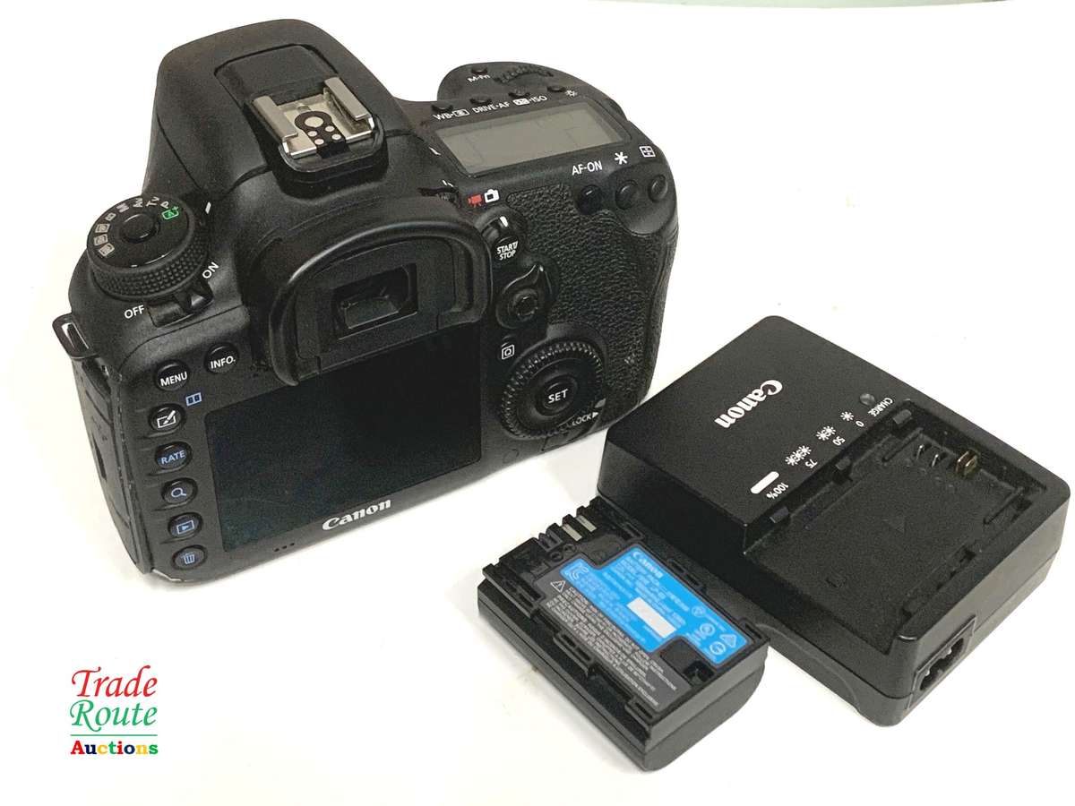 Canon EOS 7D Mark II DSLR Camera (Body only) 20.2 MP