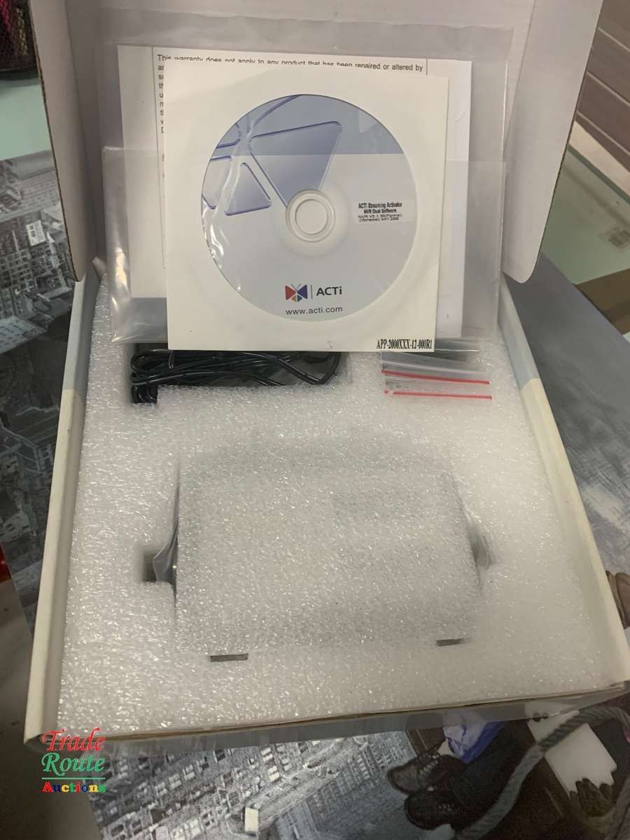 ACTi CAM-5301HP MPEG-4 Real-Time Network Streaming IP Camera