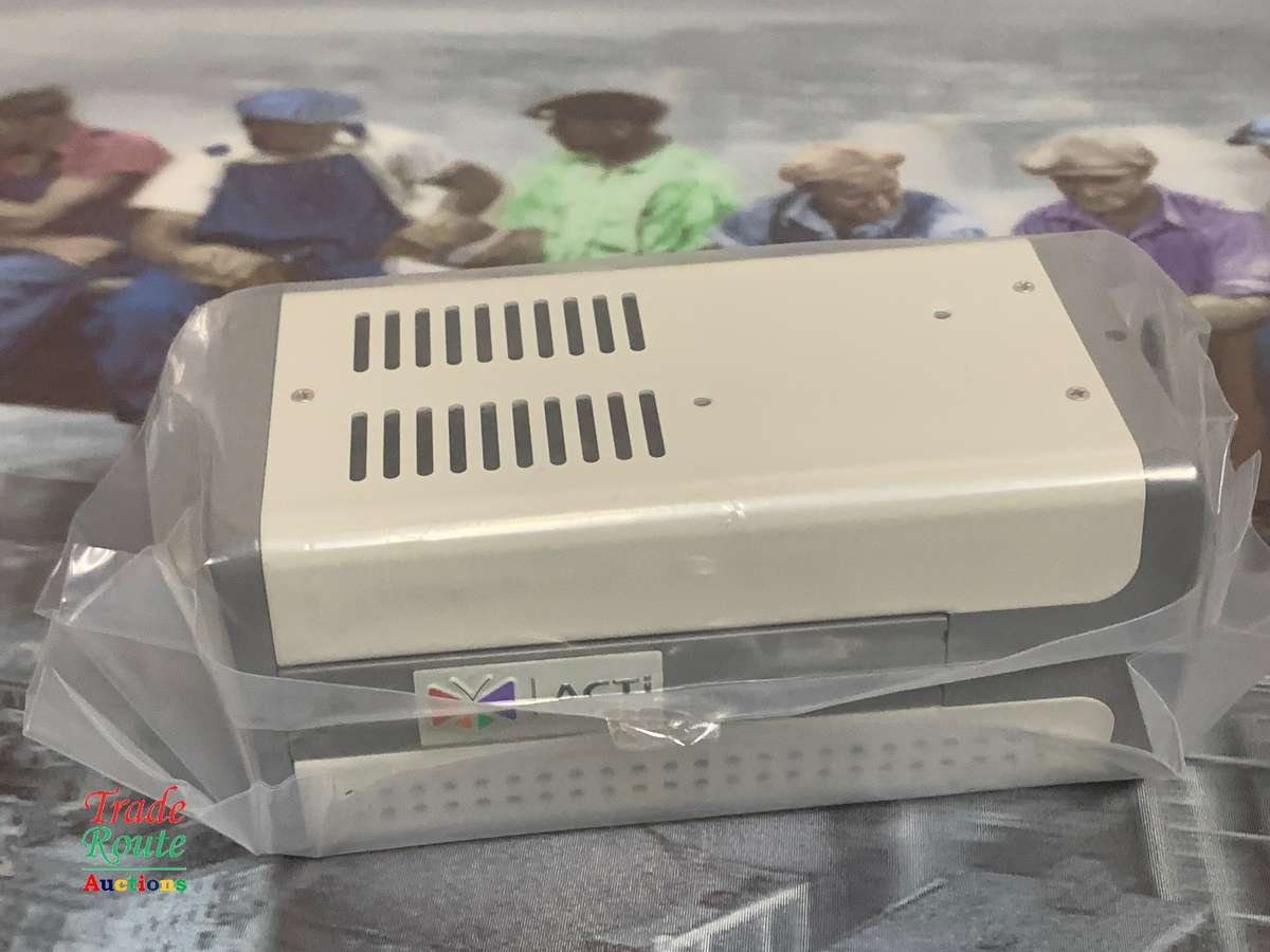 ACTi CAM-5301HP MPEG-4 Real-Time Network Streaming IP Camera