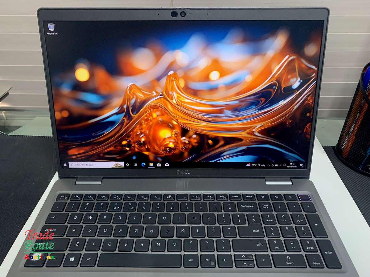 DELL LATITUDE 5520 15.6"FHD Laptop | 11th Gen Core i7-1185G7 | 16GB RAM | 512GB SSD Keys Faded