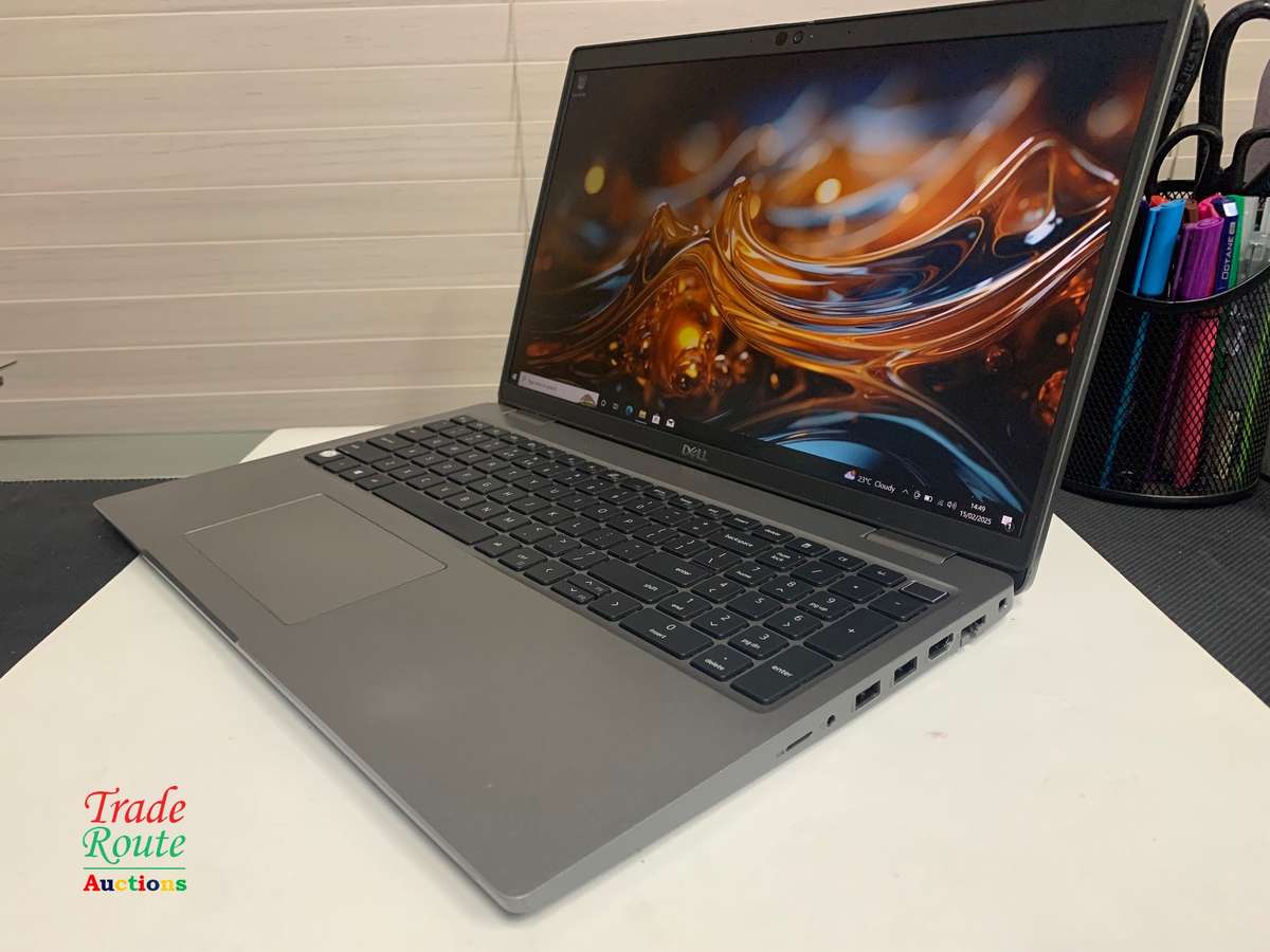 DELL LATITUDE 5520 15.6"FHD Laptop | 11th Gen Core i7-1185G7 | 16GB RAM | 512GB SSD Keys Faded