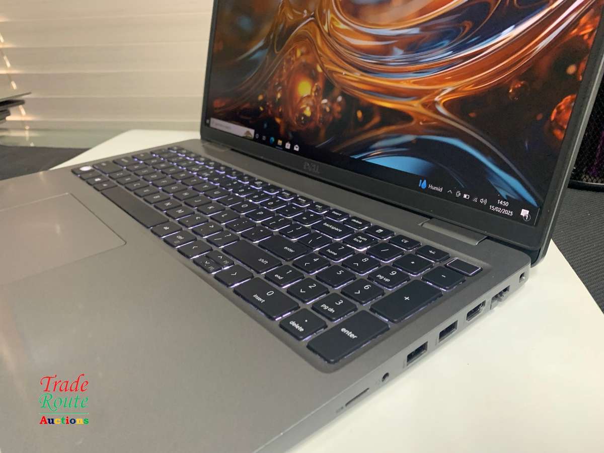 DELL LATITUDE 5520 15.6"FHD Laptop | 11th Gen Core i7-1185G7 | 16GB RAM | 512GB SSD Keys Faded