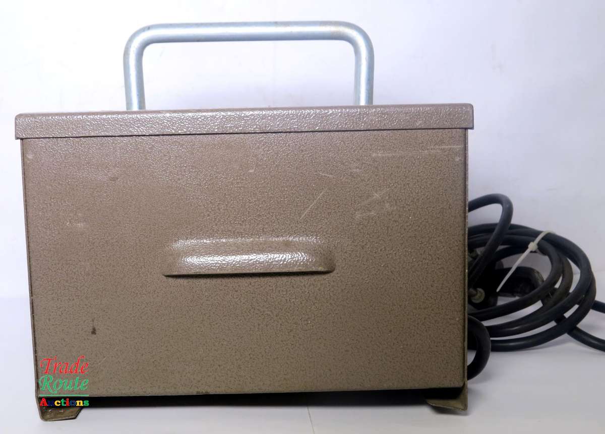 Auto Step-Down Transformer 1KVA 230V to 110V AC 1000W - US plug