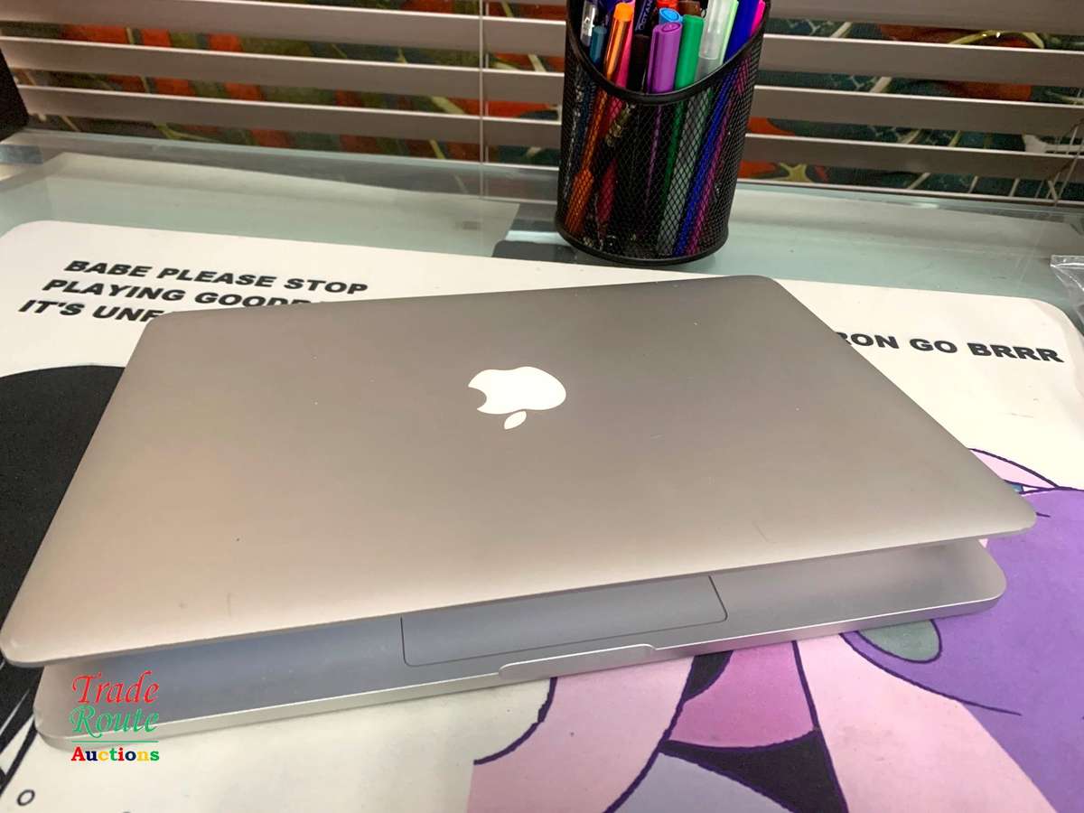 MacBook Pro 13.3-inch * macOS Monterey ** RETINA ** Core i5 2.9GHz | 8GB RAM | 500GB SSD