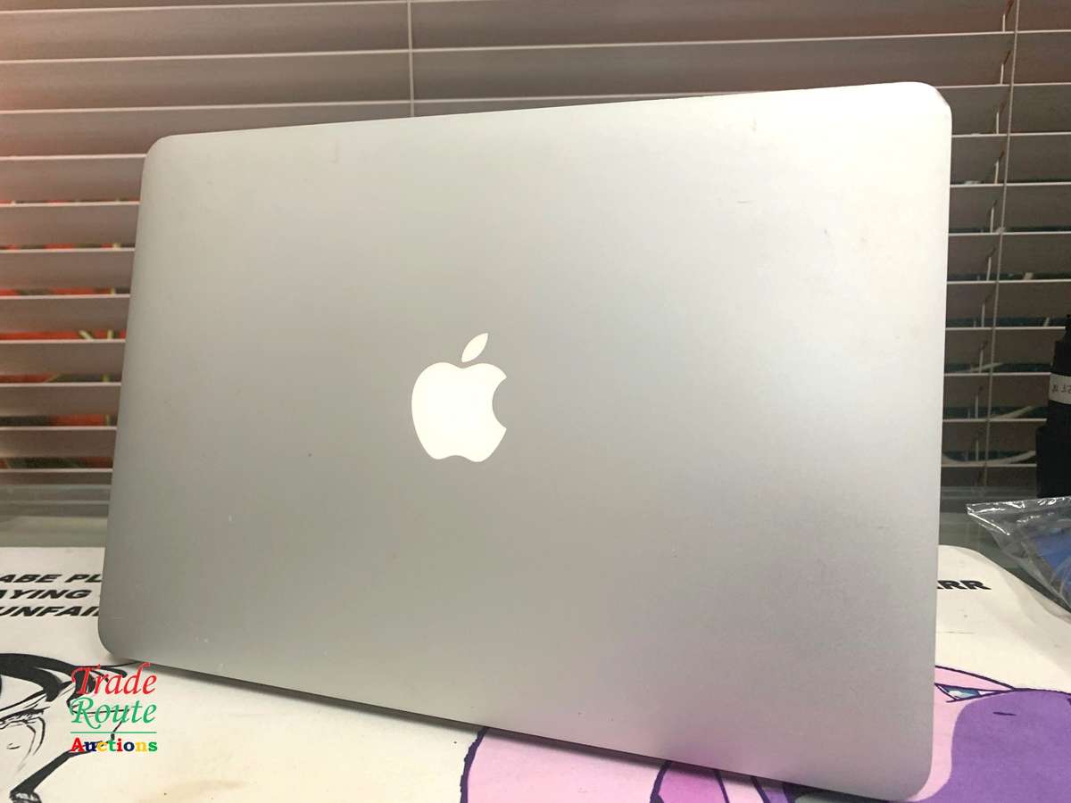 MacBook Pro 13.3-inch * macOS Monterey ** RETINA ** Core i5 2.9GHz | 8GB RAM | 500GB SSD