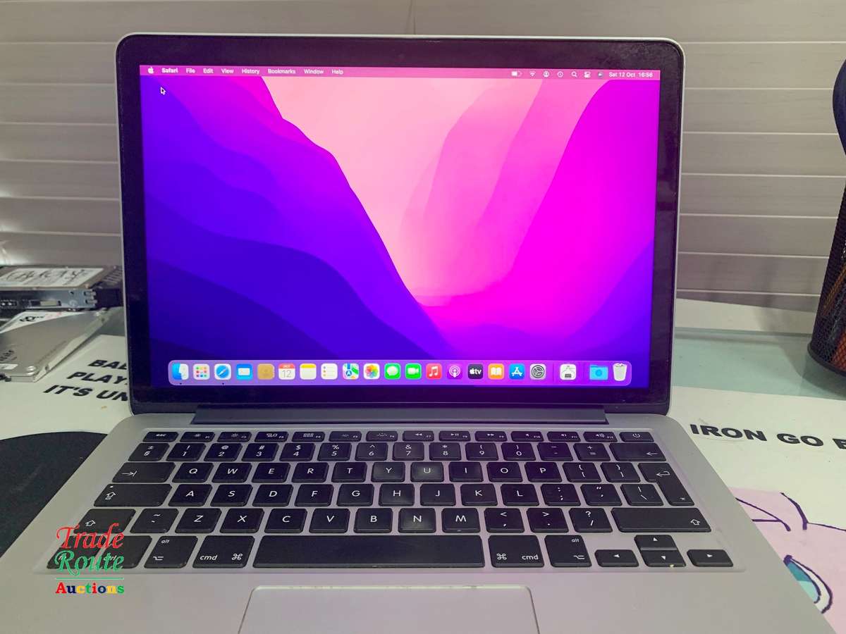 MacBook Pro 13.3-inch * macOS Monterey ** RETINA ** Core i5 2.7GHz | 8GB RAM | 128GB SSD