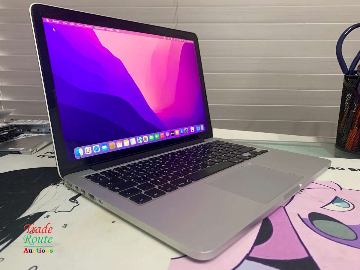 MacBook Pro 13.3-inch * macOS Monterey ** RETINA ** Core i5 2.7GHz | 8GB RAM | 128GB SSD