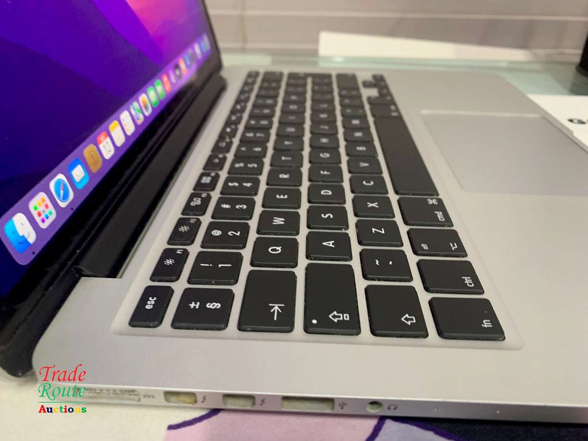 MacBook Pro 13.3-inch * macOS Monterey ** RETINA ** Core i5 2.7GHz | 8GB RAM | 128GB SSD