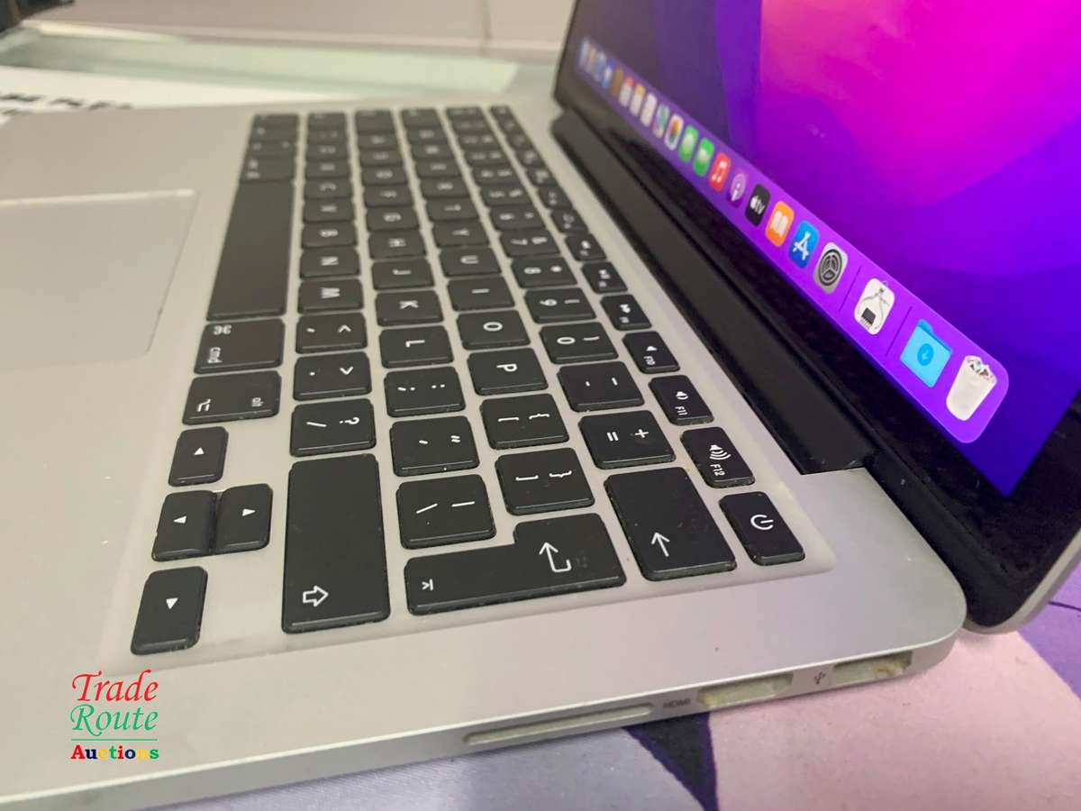 MacBook Pro 13.3-inch * macOS Monterey ** RETINA ** Core i5 2.7GHz | 8GB RAM | 128GB SSD