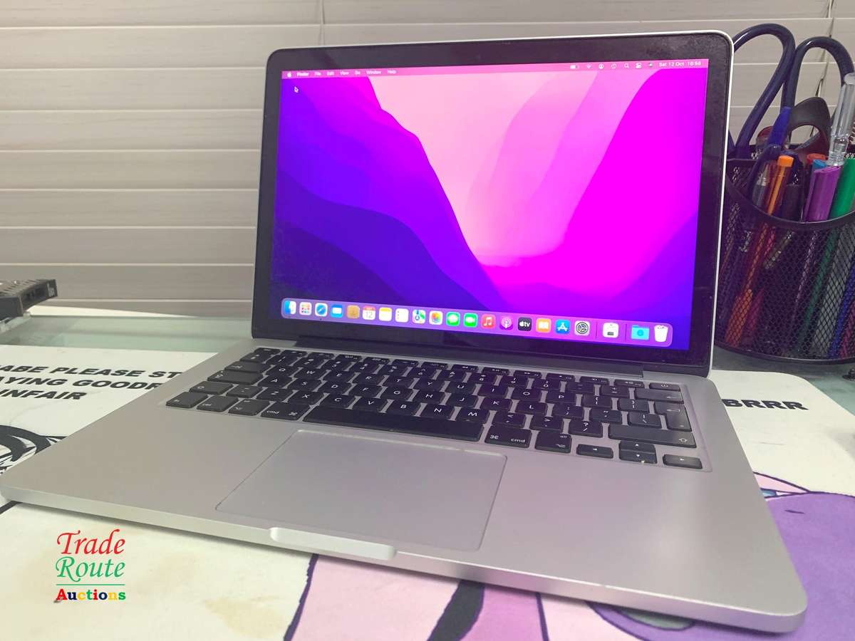 MacBook Pro 13.3-inch * macOS Monterey ** RETINA ** Core i5 2.7GHz | 8GB RAM | 128GB SSD